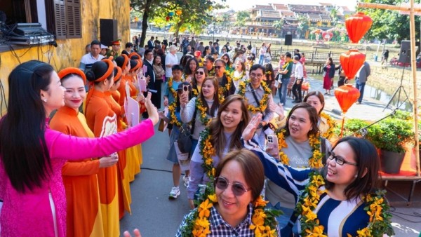 Vietnam welcomes first international visitors of 2026 with high expectations