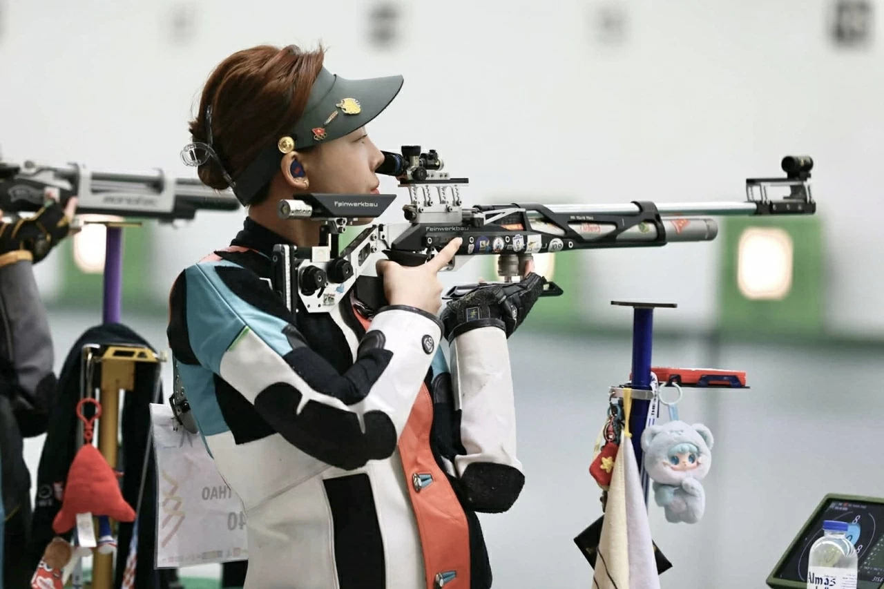 Vẻ đẹp gây sốt của nữ xạ thủ đặt mục tiêu giành Huy chương Vàng SEA Games 33