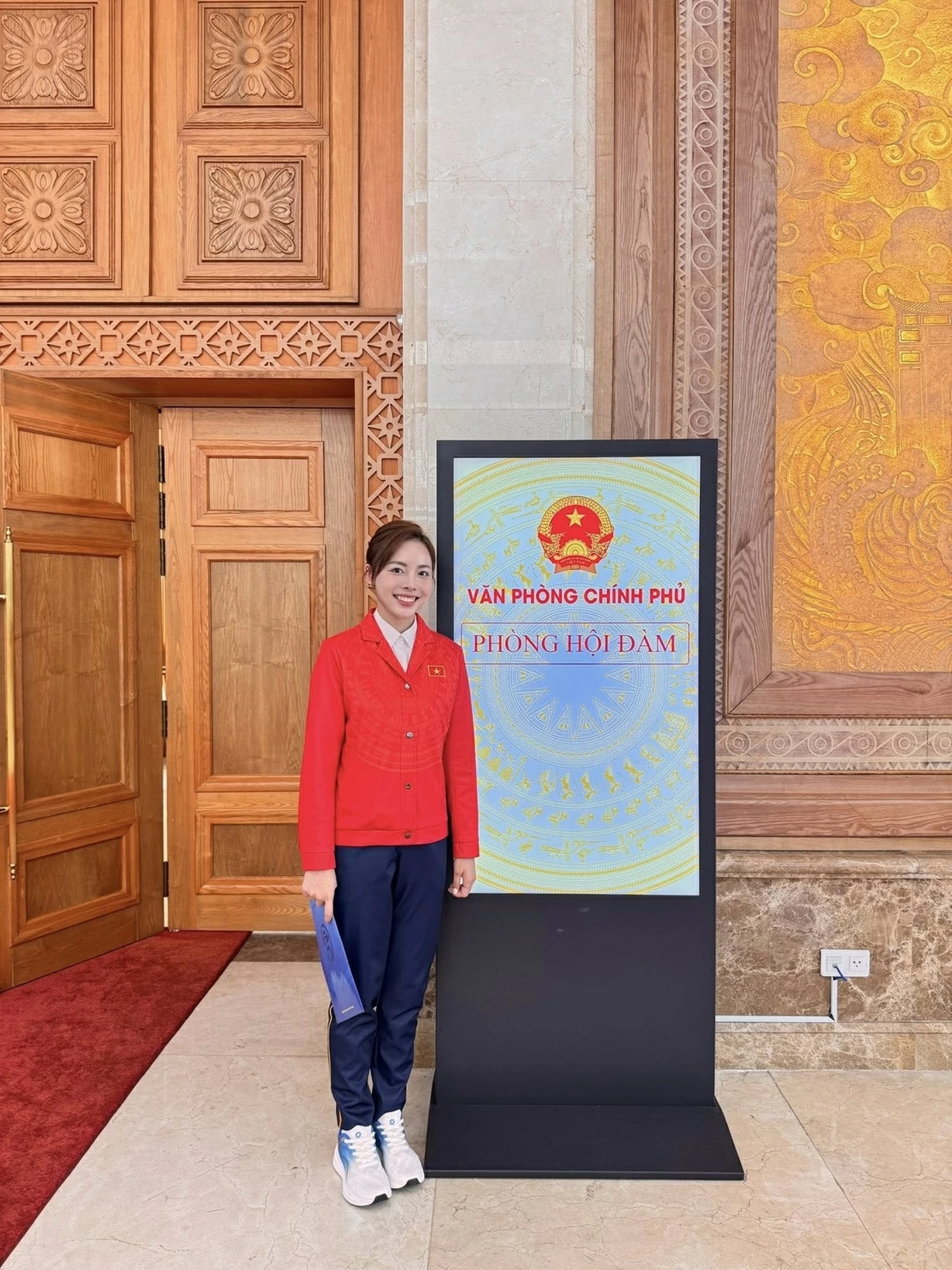 Vẻ đẹp gây sốt của nữ xạ thủ giành Huy chương Bạc SEA Games 33