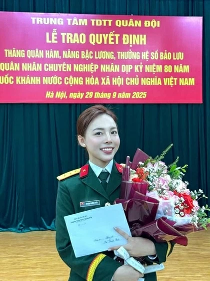 Vẻ đẹp gây sốt của nữ xạ thủ giành Huy chương Bạc SEA Games 33