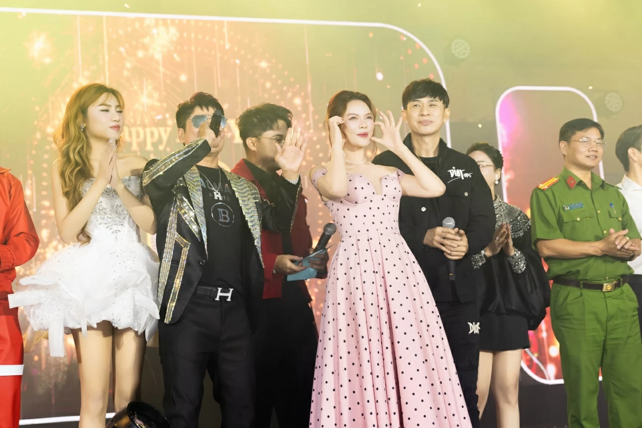 Sao Việt Sao Việt