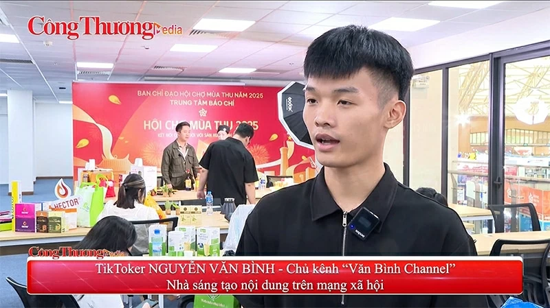 Chia sẻ với báo giới, chủ kênh Văn Bình Channel nhấn mạnh tầm quan trọng của việc trang bị kỹ năng số cho người trẻ.