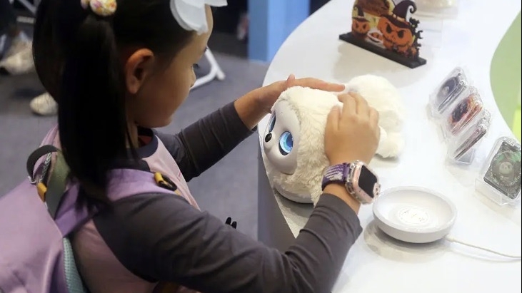 Đồ chơi trí tuệ nhân tạo và hiểm hoạ tới sự phát triển của trẻ nhỏ - Cảnh báo cha mẹ và gia đình