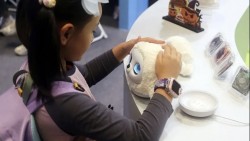 Đồ chơi trí tuệ nhân tạo và hiểm hoạ tới sự phát triển của trẻ nhỏ - Cảnh báo cha mẹ và gia đình