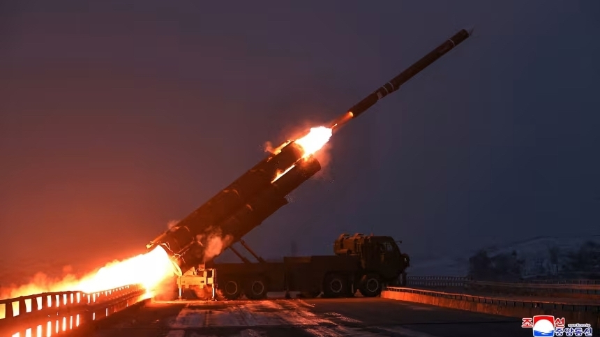 Triều Tiên phóng tên lửa đạn đạo ra biển trước thềm chuyến thăm của Tổng thống Hàn Quốc tới Trung Quốc