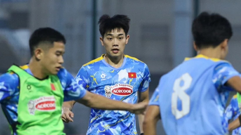 U23 Việt Nam có buổi tập đầu tiên tại Saudi Arabia U23 Việt Nam đã có buổi tập đầu tiên ngay khi đặt chân tới Saudi Arabia