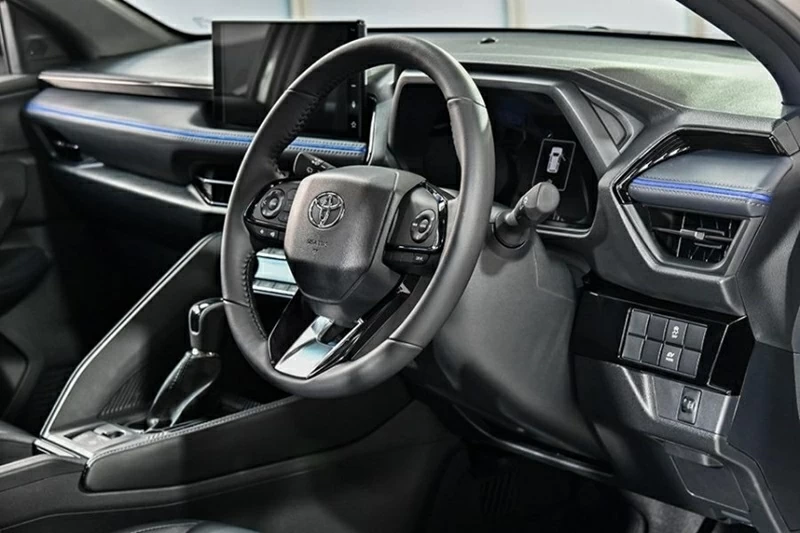 Bên trong khoang cabin, hãng vẫn trung thành với triết lý thực dụng đã làm nên bản sắc thương hiệu.