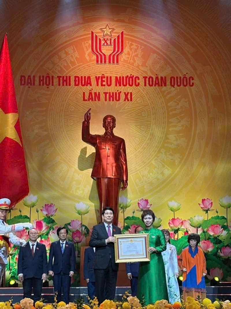 Tập đoàn THAIBINH SEED vinh dự đón nhận danh hiệu Anh hùng Lao động - khẳng định vị thế đoanh nghiệp hàng đầu trong ngành cây trồng Việt Nam Tập đoàn THAIBINH SEED vinh dự đón nhận danh hiệu Anh hùng Lao động - khẳng định vị thế đoanh nghiệp hàng đầu trong ngành cây trồng Việt Nam