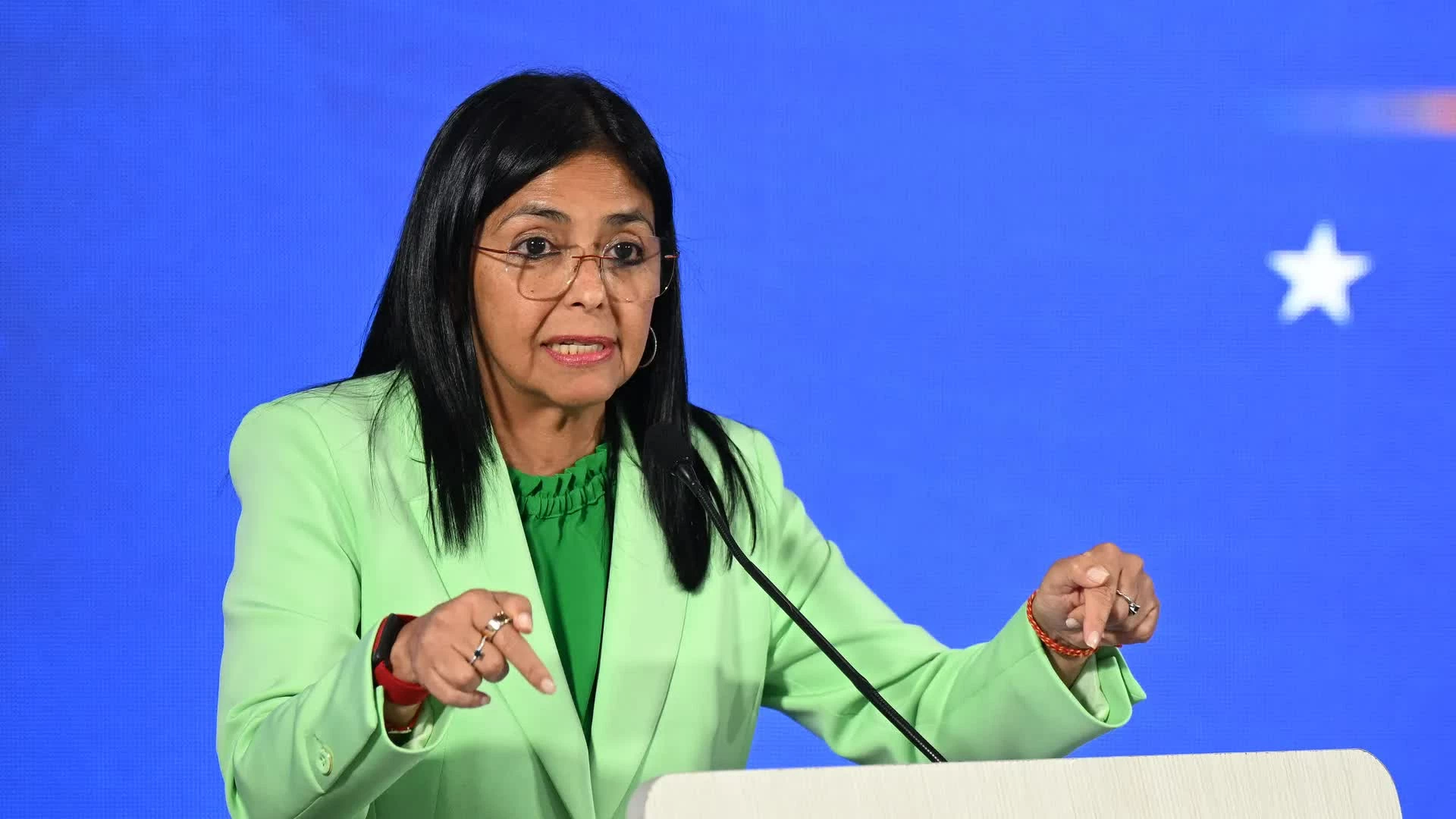 Tình hình Venezuela: Quyền Tổng thống chủ trì họp nội các, đáp trả cảnh báo trả giá đắt của Mỹ ra sao? Cuba quốc tang Tình hình Venezuela: Quyền Tổng thống chủ trì họp nội các, đáp trả cảnh báo trả giá đắt của Mỹ ra sao? Cuba quốc tang