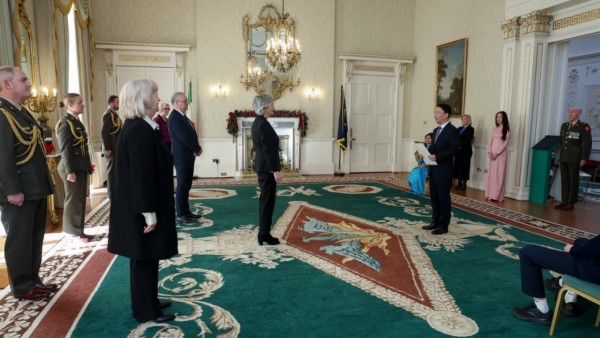 Những viên gạch đầu tiên cho sự hiện diện lâu dài tại Ireland