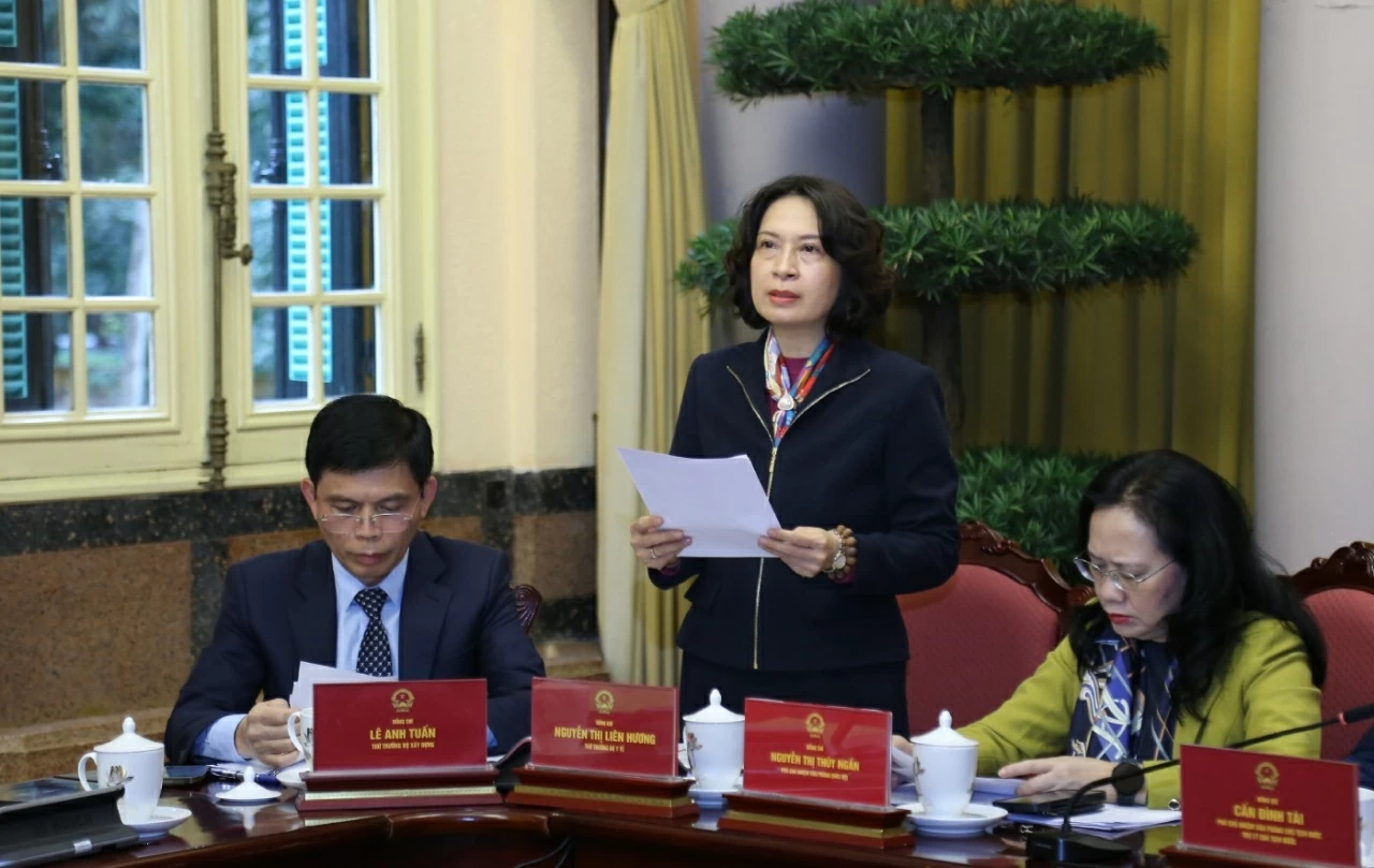 Thứ trưởng Bộ Y tế Nguyễn Thị Liên Hương phát biểu tóm tắ Luật tại buổi họp báo. (Ảnh: Thành Long) Thứ trưởng Bộ Y tế Nguyễn Thị Liên Hương phát biểu tóm tắ Luật tại buổi họp báo. (Ảnh: Thành Long)