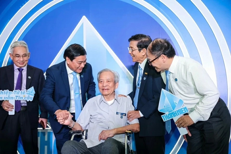 Báo Thanh Niên kỷ niệm 40 năm ngày phát hành số đầu tiên Báo Thanh Niên kỷ niệm 40 năm ngày phát hành số đầu tiên