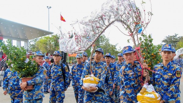 Mang hương vị Tết đến với Trường Sa