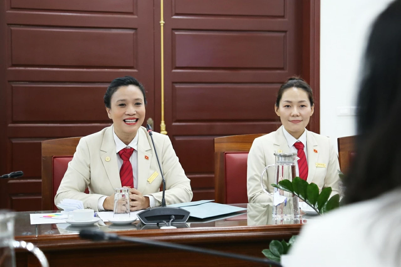 Trưởng đoàn Nguyễn Thị Vân Hiền thay mặt đoàn cảm ơn những căn dặn và góp ý của Thứ trưởng. (Ảnh: Thành Long)