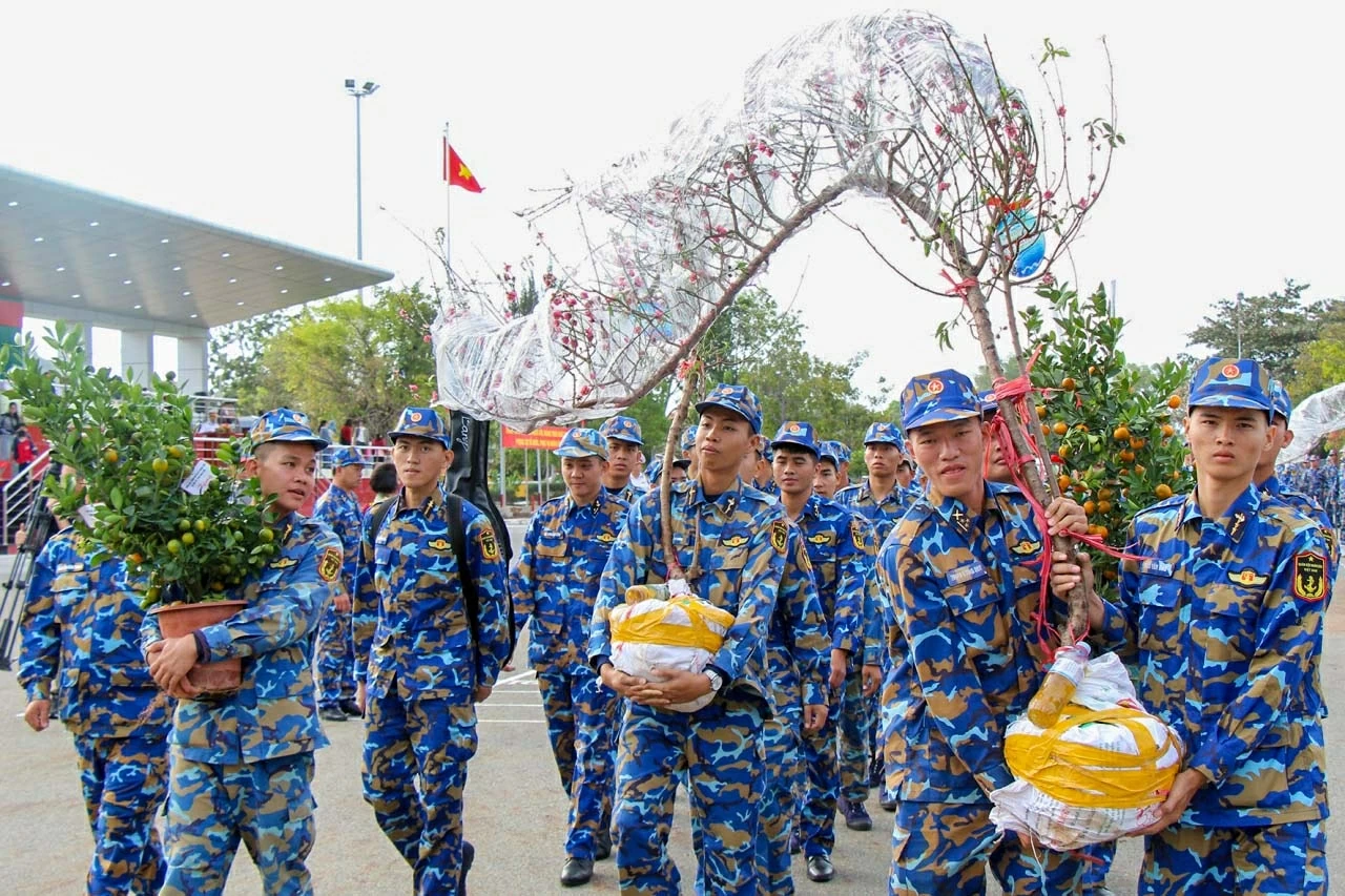 Mang hương vị Tết đến với Trường Sa