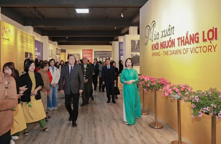 Trưng bày những mùa Xuân làm nên lịch sử dân tộc