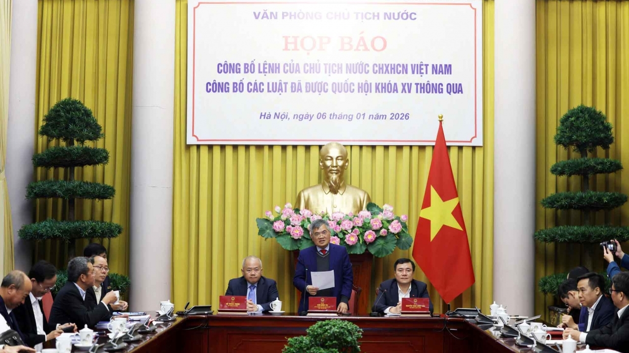 Công bố Lệnh của Chủ tịch nước về 12 luật trong lĩnh vực kinh tế vừa được Quốc hội thông qua