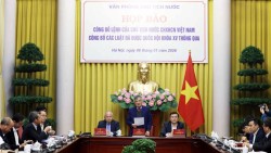 Công bố Lệnh của Chủ tịch nước về 12 luật trong lĩnh vực kinh tế vừa được Quốc hội thông qua