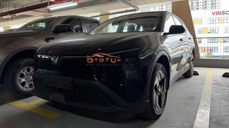 Hé lộ loạt trang bị trên xe điện VinFast Limo Home