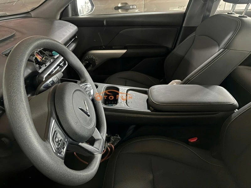 Ghế bọc da sẵn, không phải nỉ.