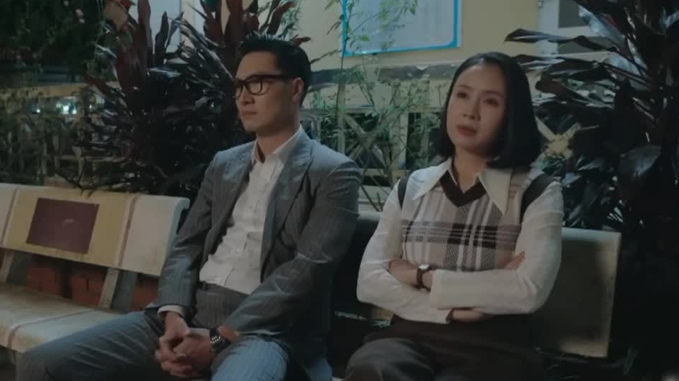 Lằn ranh tập 47: Thu (Hồng Diễm) bối rối vì chồng bị 'tố'