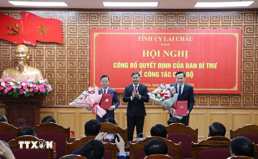Hội nghị Tỉnh uỷ Lai Châu công bố quyết định của Ban Bí thư về công tác nhân sự Hội nghị Tỉnh uỷ Lai Châu công bố quyết định của Ban Bí thư về công tác nhân sự