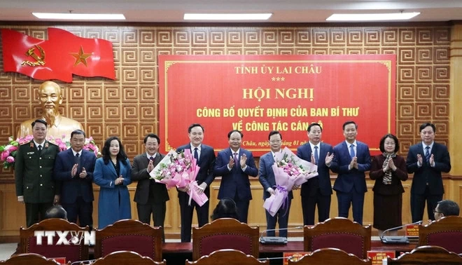 Hội nghị Tỉnh uỷ Lai Châu công bố quyết định của Ban Bí thư về công tác nhân sự Hội nghị Tỉnh uỷ Lai Châu công bố quyết định của Ban Bí thư về công tác nhân sự