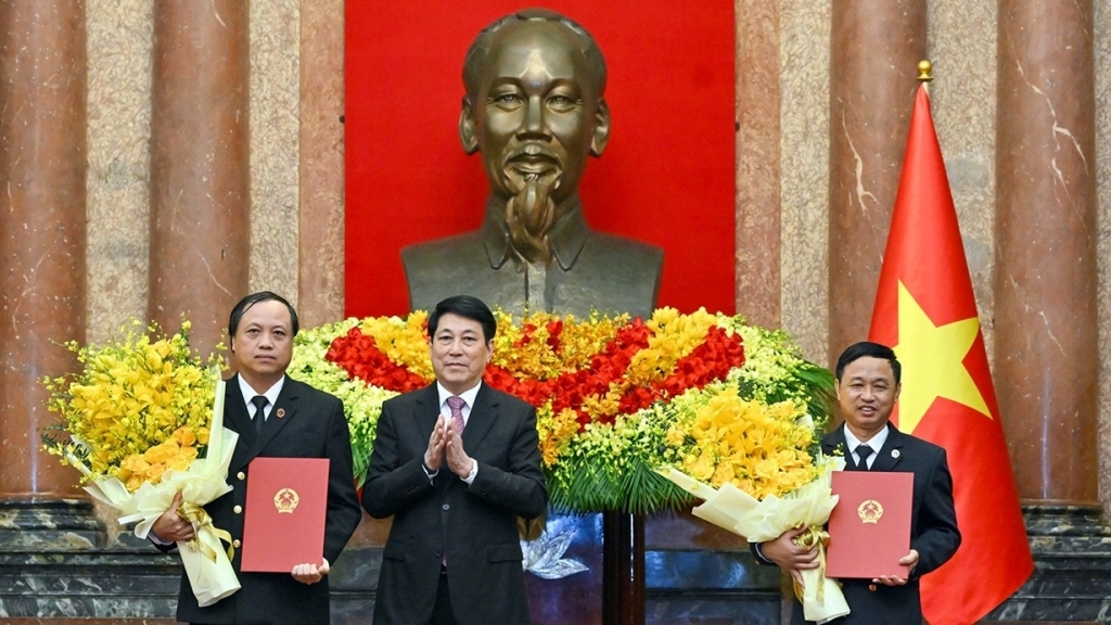 Chủ tịch nước Lương Cường trao quyết định bổ nhiệm Phó Chánh án Tòa án Nhân dân tối cao