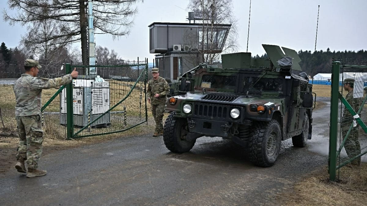 Mỹ nâng cấp loạt căn cứ quân sự ở một quốc gia giáp Ukraine nhưng chẳng tốn một đồng, ai là người chi trả?