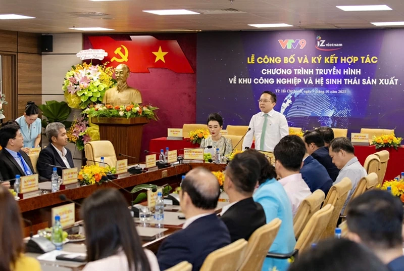 Lễ công bố và ký kết hợp tác chương truyền hình về Khu công nghiệp và hệ sinh thái sản xuất.