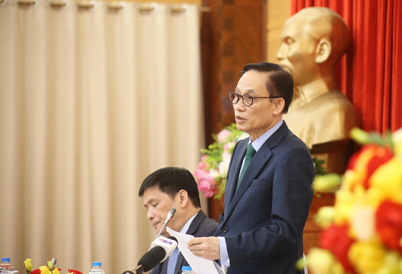 Bí thư Trung ương Đảng, Bộ trưởng Ngoại giao Lê Hoài Trung thông tin tới các cơ quan đại diện ngoại giao nước ngoài, các tổ chức quốc tế tại Việt Nam về công tác chuẩn bị Đại hội 