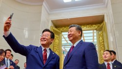 Tổng thống Hàn Quốc thăm Trung Quốc: Dò lại nhịp chiến lược