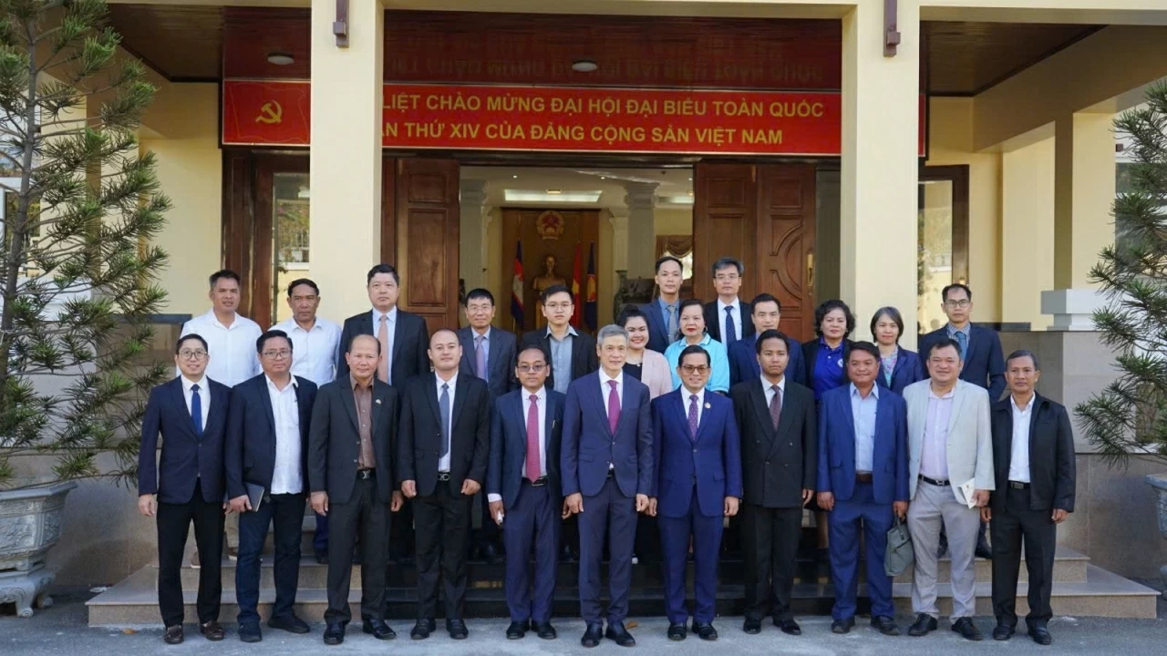 Các đại biểu tham dự sự kiện. (Nguồn: ĐSQ Việt Nam tại Campuchia) Các đại biểu tham dự sự kiện. (Nguồn: ĐSQ Việt Nam tại Campuchia)