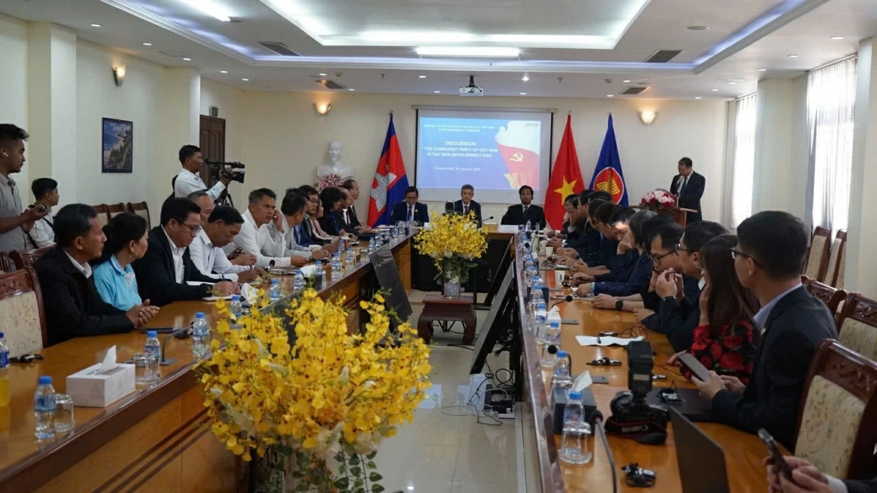 Tọa đàm “Đảng Cộng sản Việt Nam trong kỷ nguyên phát triển mới”. (Nguồn: ĐSQ Việt Nam tại Campuchia)