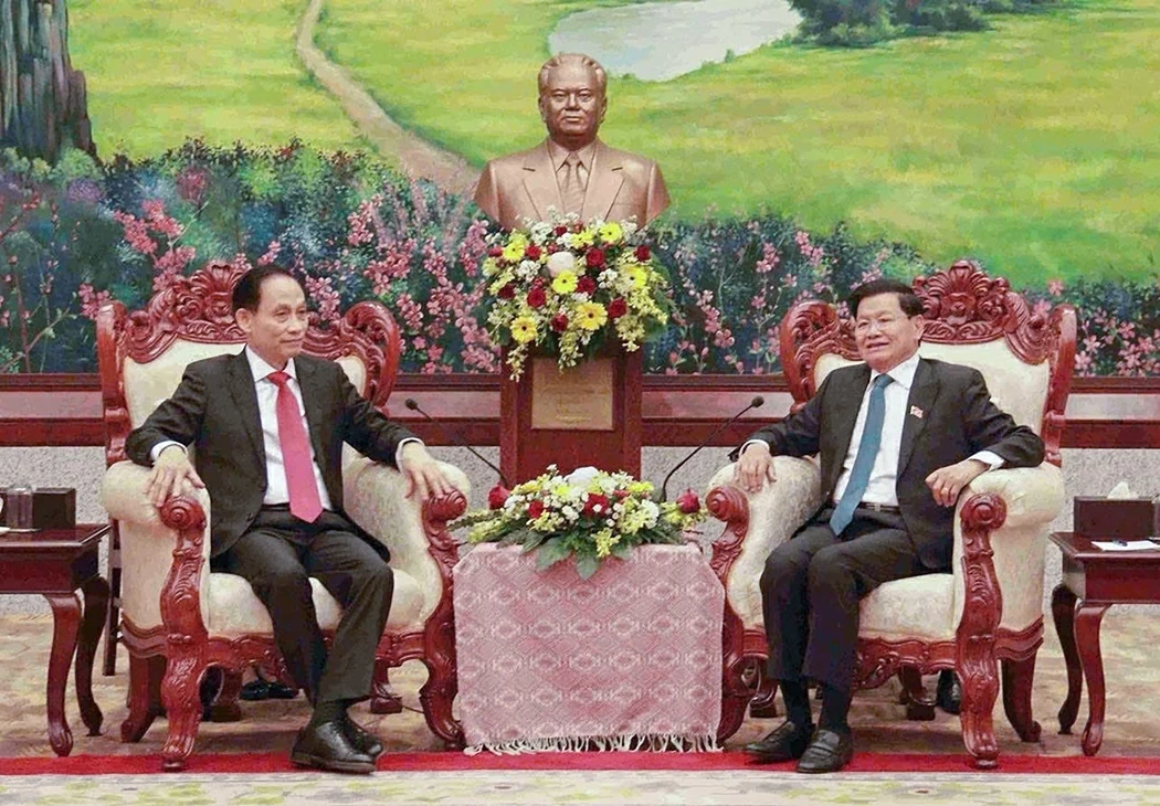 Đặc phái viên của Tổng Bí thư Tô Lâm, đồng chí Lê Hoài Trung, BTTWĐ, Bộ trưởng Ngoại giao sang chúc mừng Đại hội lần thứ XII Đảng NDCM Lào