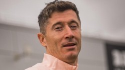 HLV Flick thừa nhận Lewandowski có thể rời Barca