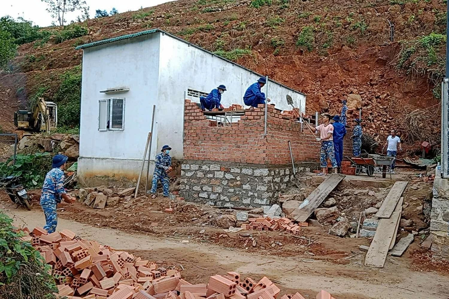 Lữ đoàn 162 – Lữ đoàn thép nơi đầu sóng Lữ đoàn 162 – Lữ đoàn thép nơi đầu sóng