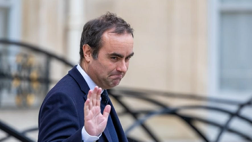 Chính phủ Pháp phát tín hiệu 'cứng' trước nguy cơ bị bỏ phiếu bất tín nhiệm, xem xét một kịch bản. (Nguồn: EPA) Chính phủ Pháp phát tín hiệu 'cứng' trước nguy cơ bị bỏ phiếu bất tín nhiệm, xem xét một kịch bản. (Nguồn: EPA)