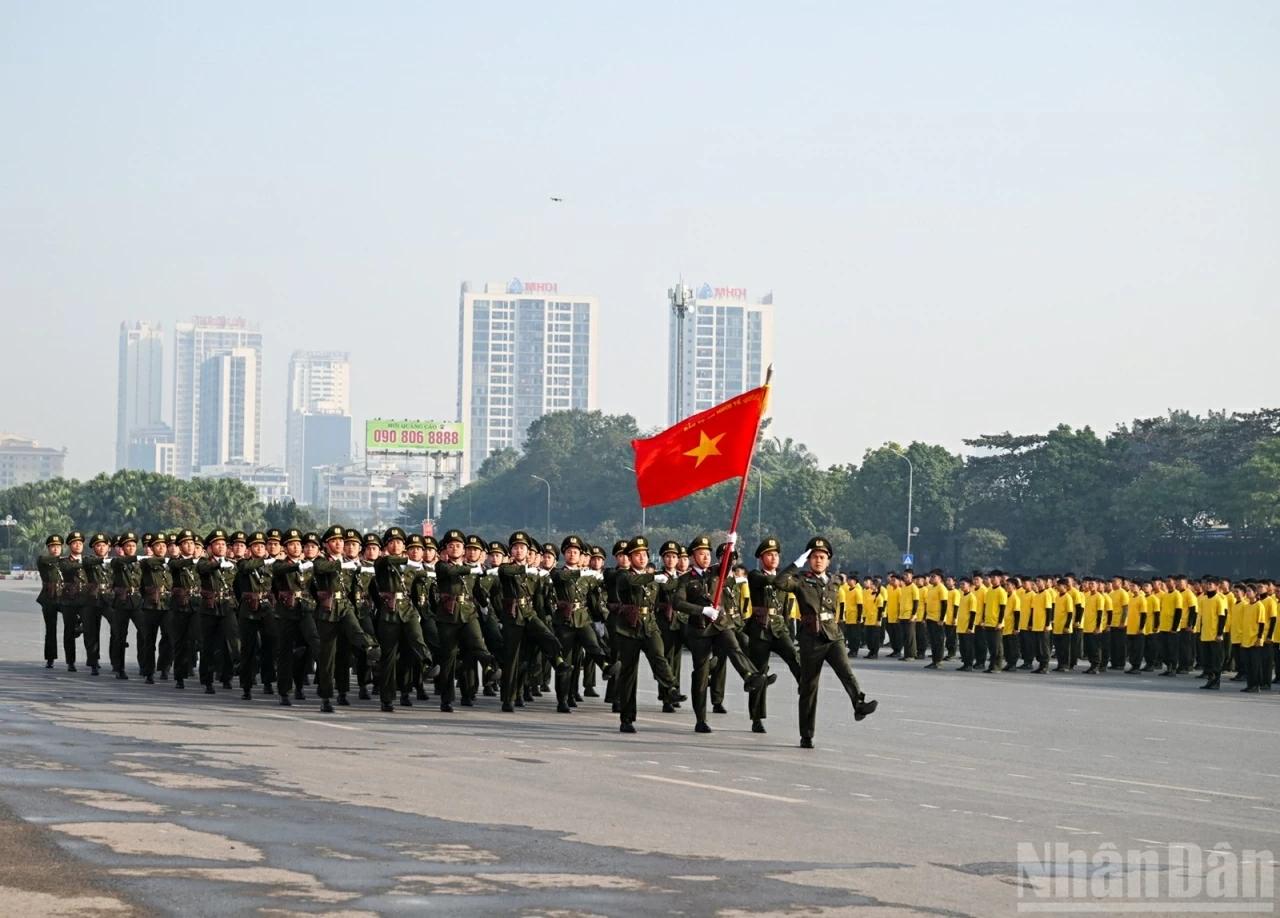 Thường trực Ban Bí thư Trần Cẩm Tú dự Lễ xuất quân bảo vệ an ninh trật tự phục vụ Đại hội XIV của Đảng