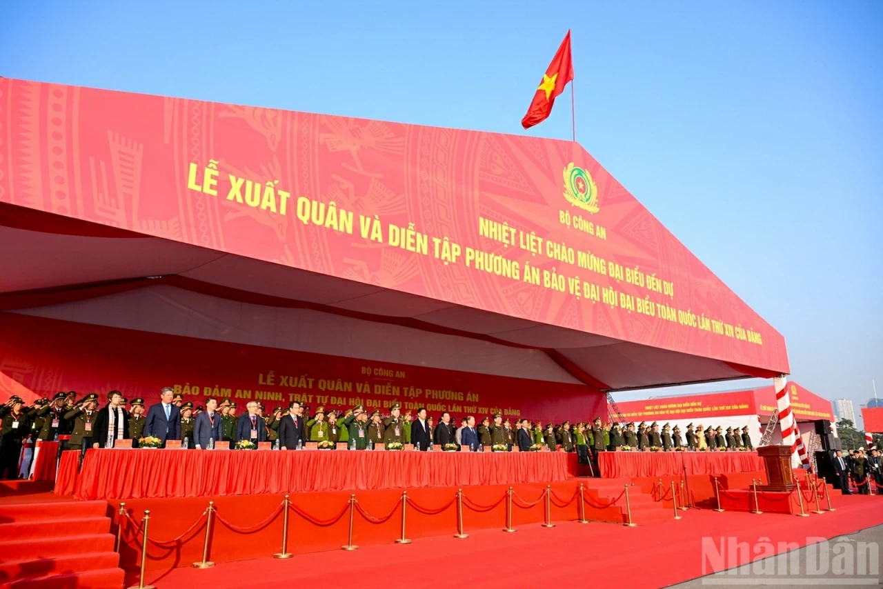 Thường trực Ban Bí thư Trần Cẩm Tú dự Lễ xuất quân bảo vệ an ninh trật tự phục vụ Đại hội XIV của Đảng