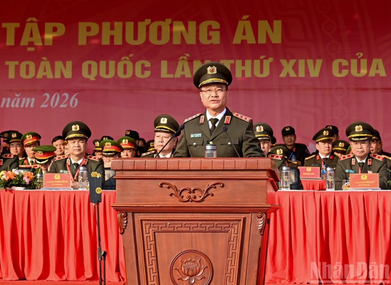 Thường trực Ban Bí thư Trần Cẩm Tú dự Lễ xuất quân bảo vệ an ninh trật tự phục vụ Đại hội XIV của Đảng