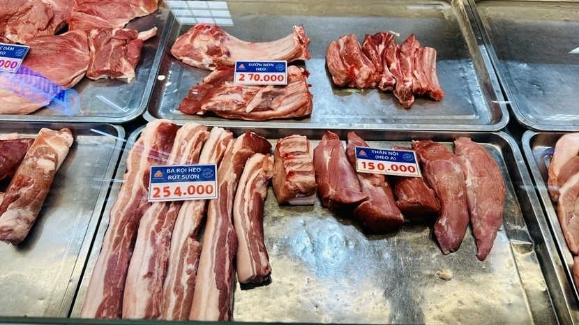 Giá heo hơi hôm nay 10/1: Tăng trên cả 3 miền, dao động trong vùng giá  62.000 - 72.000 đồng/kg