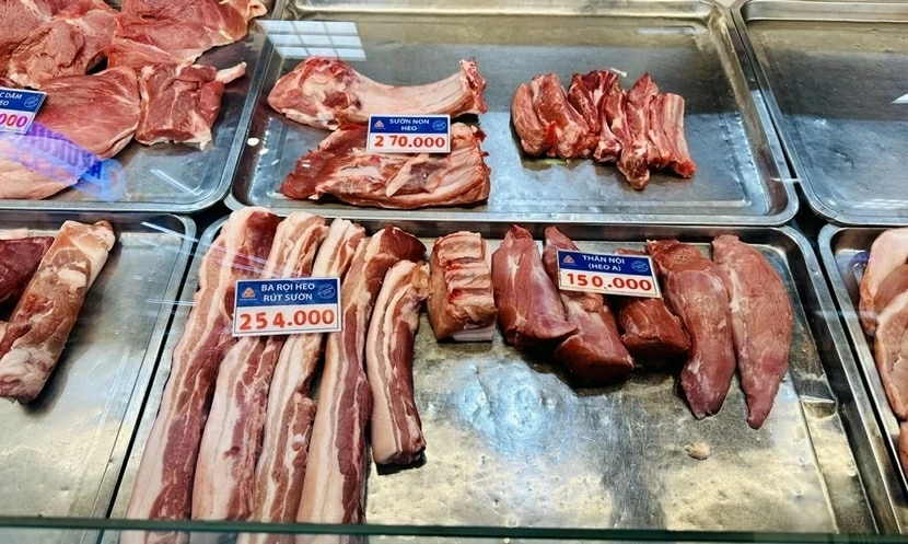 Giá heo hơi hôm nay 10/1: Tăng trên cả 3 miền, dao động trong vùng giá  62.000 - 72.000 đồng/kg