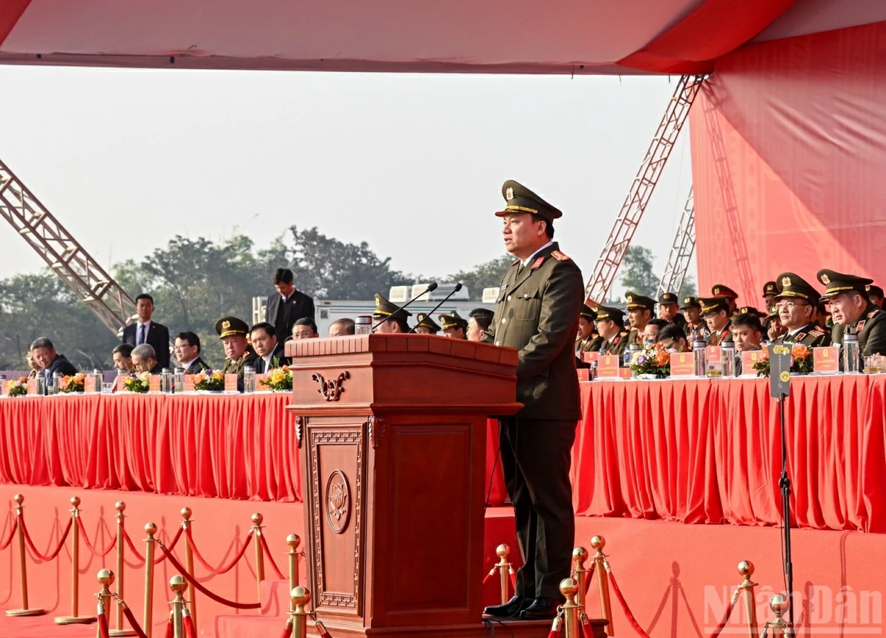 Thường trực Ban Bí thư Trần Cẩm Tú dự Lễ xuất quân bảo vệ an ninh trật tự phục vụ Đại hội XIV của Đảng