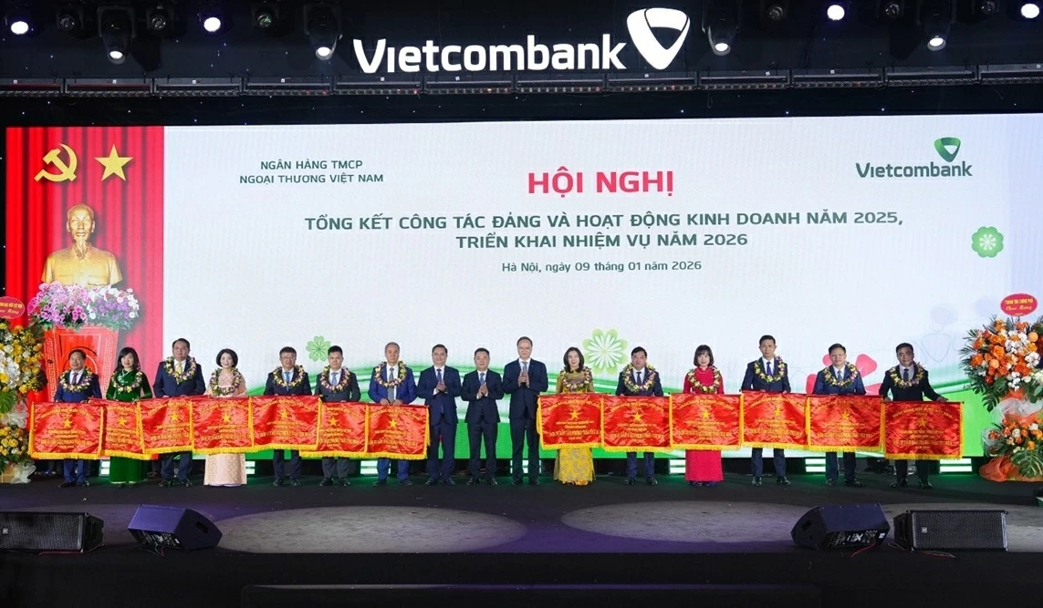 Vietcombank thể hiện bản lĩnh tập đoàn tài chính dẫn đầu, đóng góp kiến tạo phát triển đất nước Vietcombank thể hiện bản lĩnh tập đoàn tài chính dẫn đầu, đóng góp kiến tạo phát triển đất nước