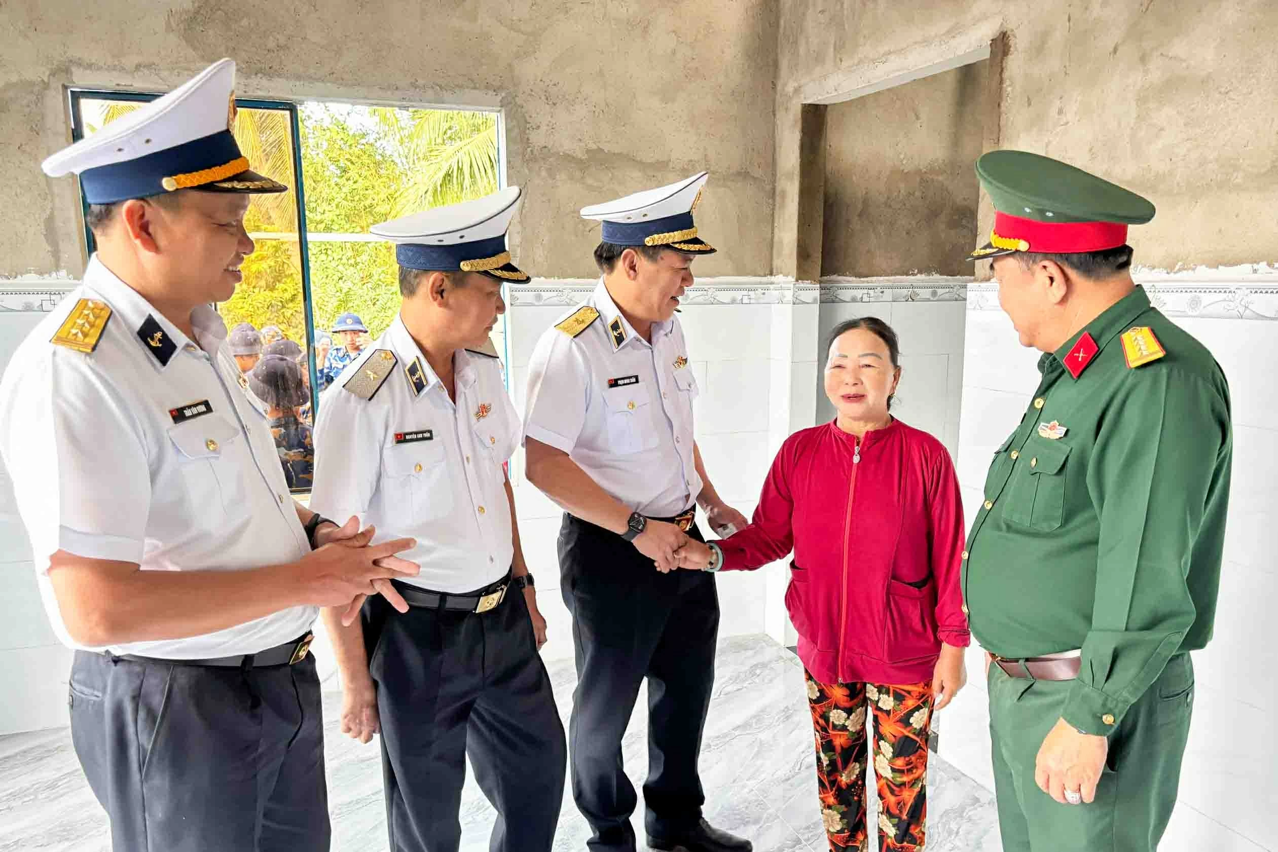 Chiến dịch Quang Trung: Quân chủng Hải quân tiếp tục bàn giao 8 căn nhà Chiến dịch Quang Trung: Quân chủng Hải quân tiếp tục bàn giao 8 căn nhà