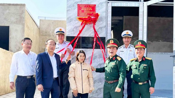 Chiến dịch Quang Trung: Quân chủng Hải quân tiếp tục bàn giao 8 căn nhà