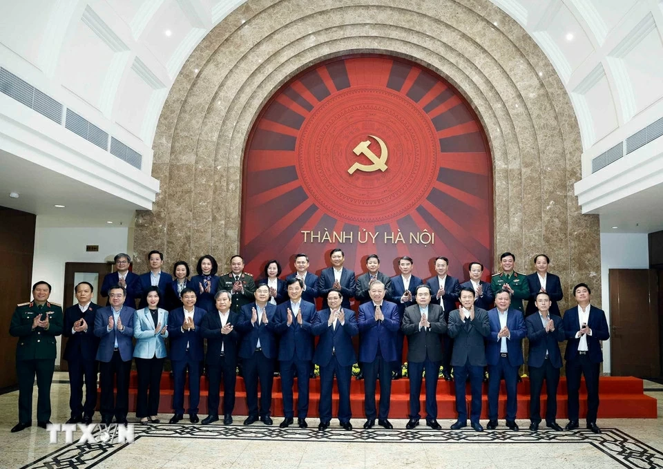 Tổng Bí thư Tô Lâm: TP. Hà Nội phải được định vị và vận hành như một trung tâm kiến tạo phát triển quốc gia Tổng Bí thư Tô Lâm: TP. Hà Nội phải được định vị và vận hành như một trung tâm kiến tạo phát triển quốc gia