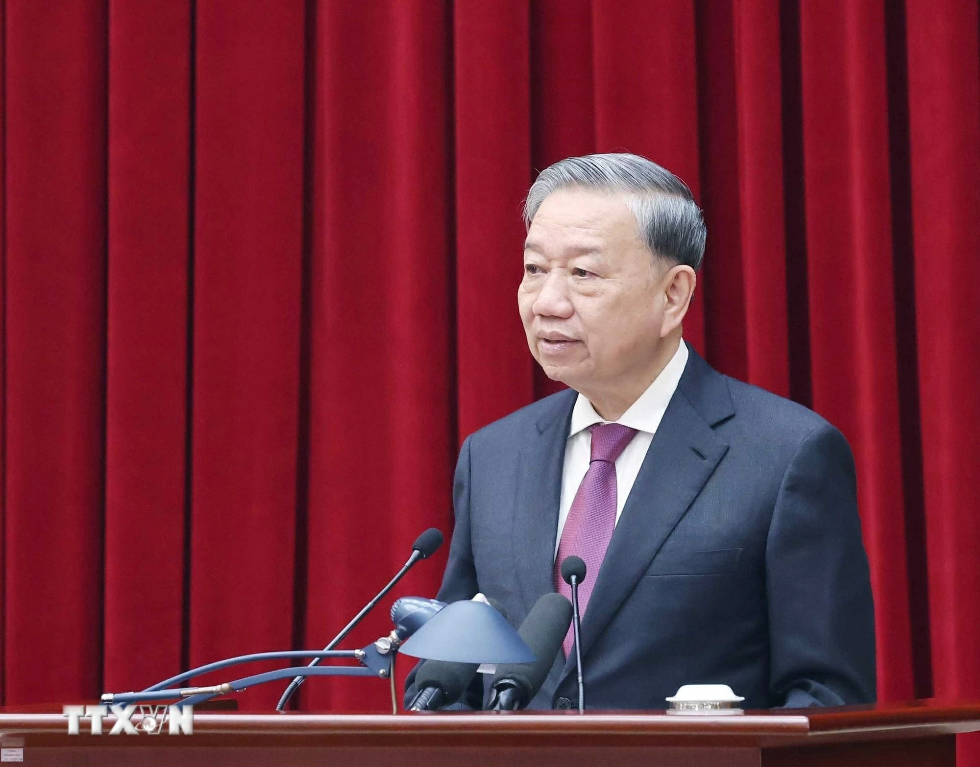 Tổng Bí thư Tô Lâm phát biểu bế mạc Hội nghị Ban Chấp hành Trung ương Đảng khoá XIII. (Ảnh: Thống Nhất/TTXVN) Tổng Bí thư Tô Lâm phát biểu bế mạc Hội nghị Ban Chấp hành Trung ương Đảng khoá XIII. (Ảnh: Thống Nhất/TTXVN)