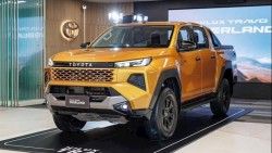 Toyota Hilux 2026 nhận ưu đãi hấp dẫn dù chưa ra mắt
